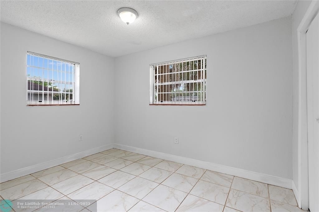3381 Nw 8th Pl - Photo 4