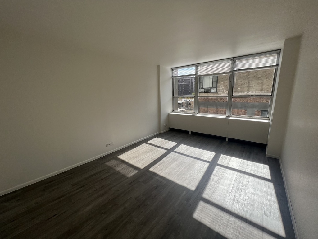 655 W Irving Park Road - Photo 10