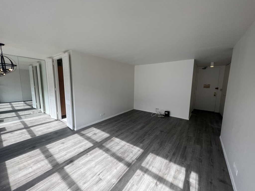 655 W Irving Park Road - Photo 5