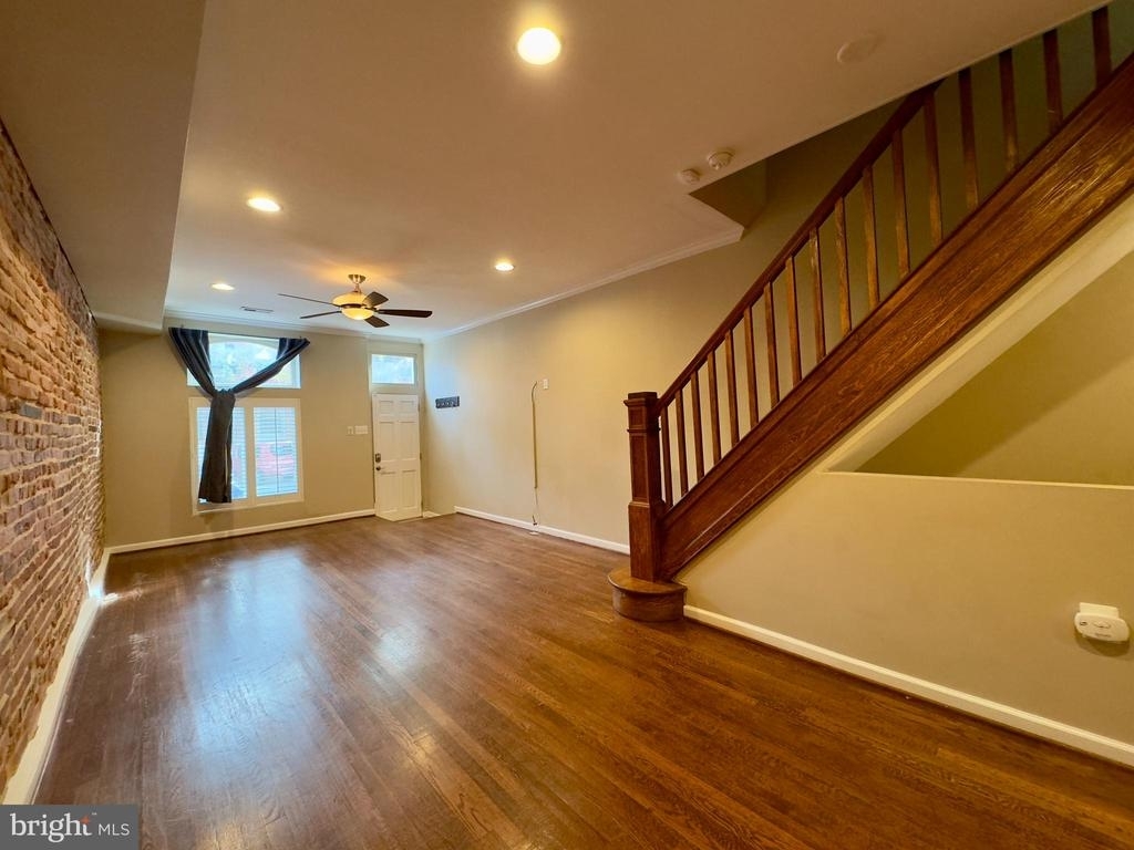 610 S Kenwood Ave - Photo 3