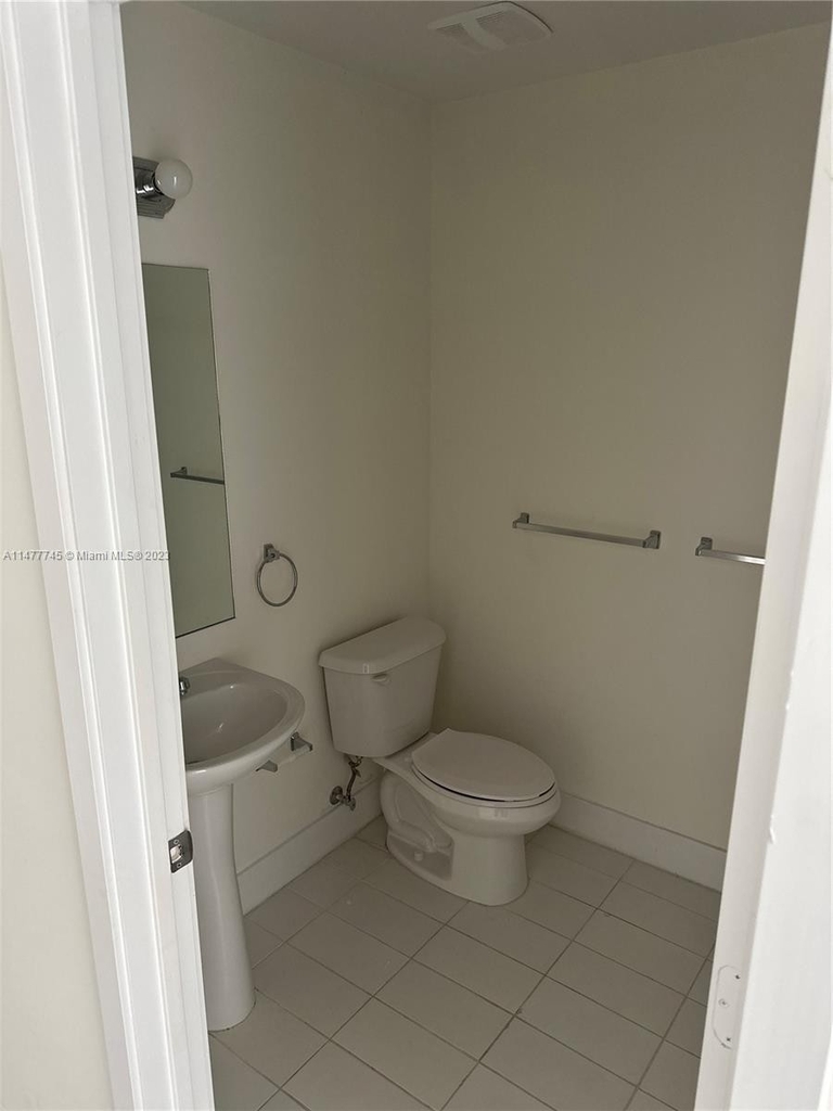 2774 Nw 191st Ter - Photo 19