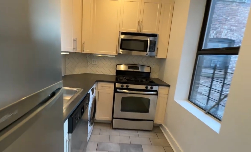 545 West 148th Street - Photo 6
