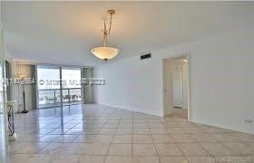 6039 Collins Ave - Photo 3