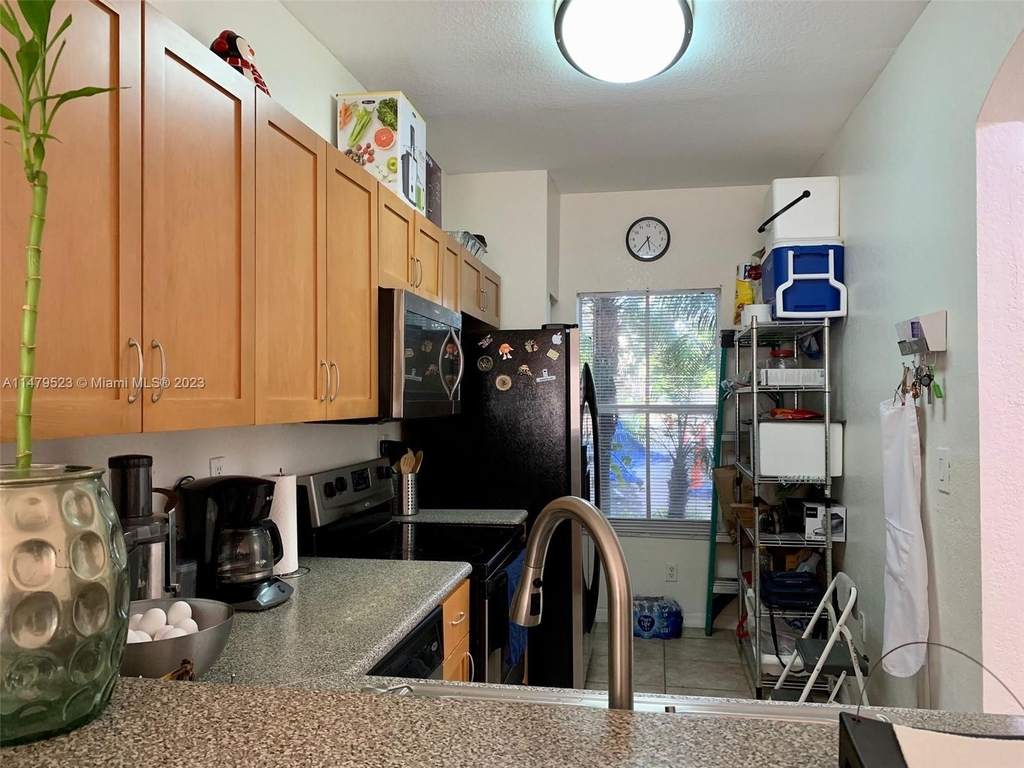 4904 Sw 141st Ave - Photo 7