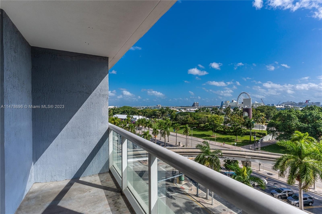 50 Biscayne Blvd - Photo 1