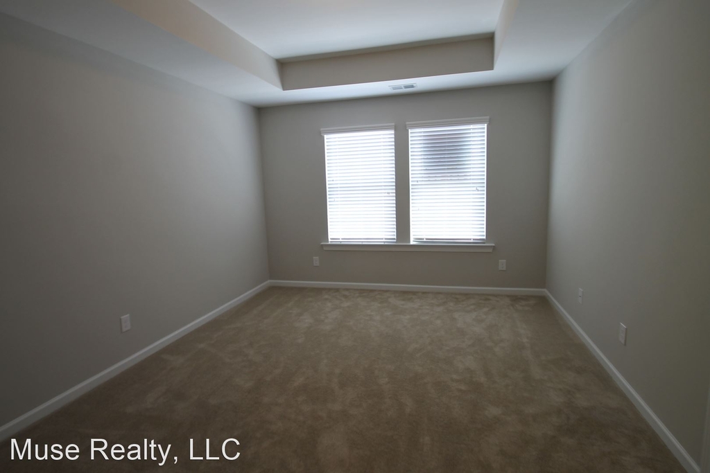 1120 Roderick Drive - Photo 10