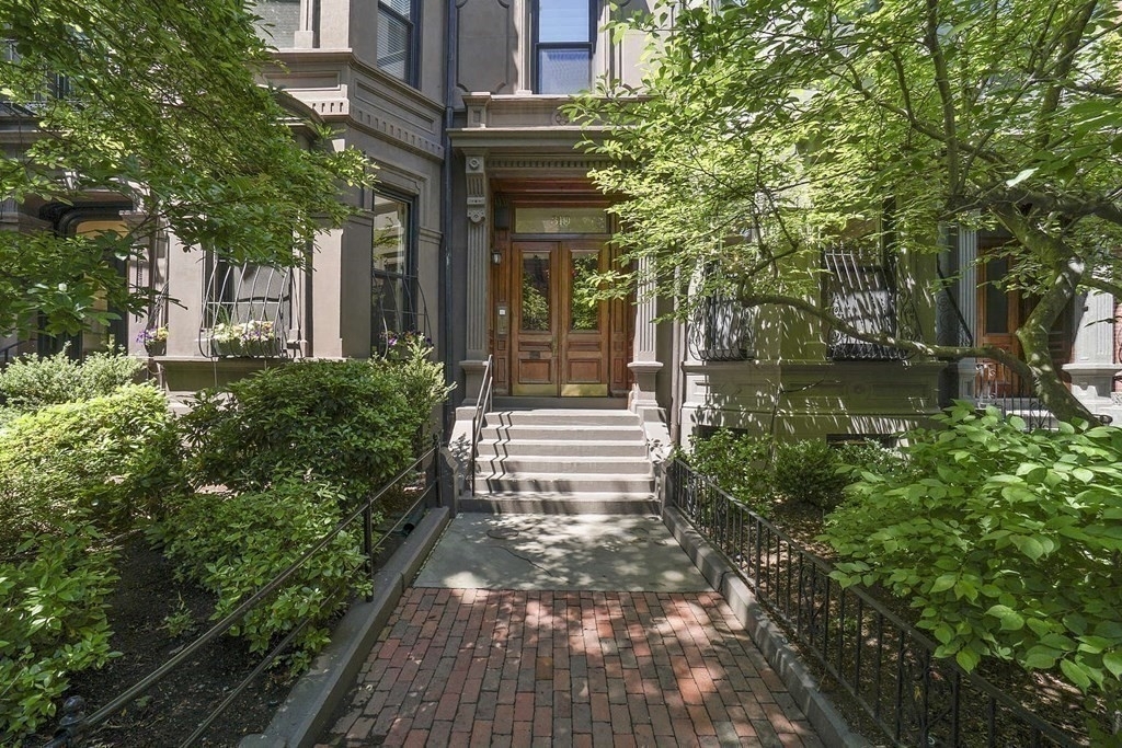 319 Marlborough St - Photo 31