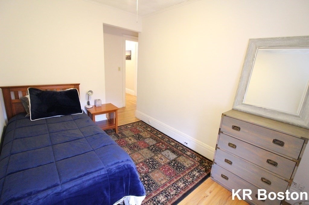 318 Tappan Street - Photo 11