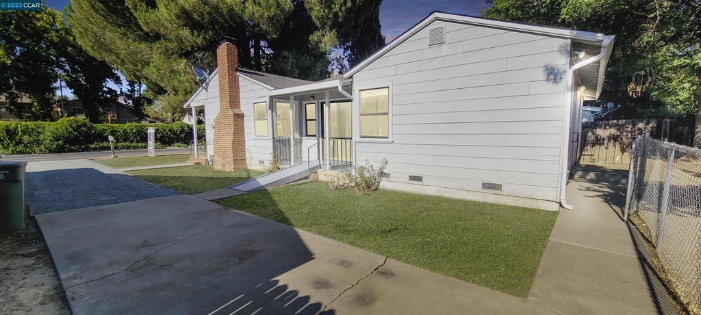 5252 Balfour Rd - Photo 3