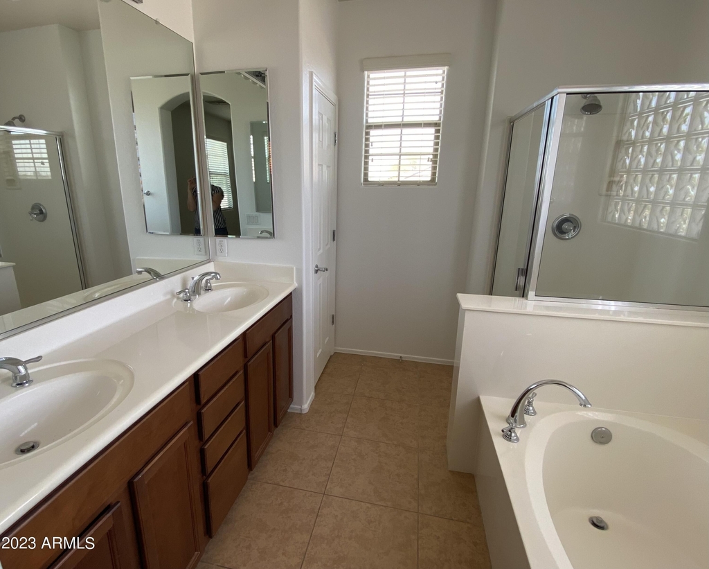 2978 E Palmdale Lane - Photo 4