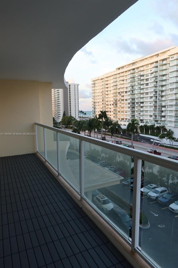 5600 Collins Ave - Photo 20