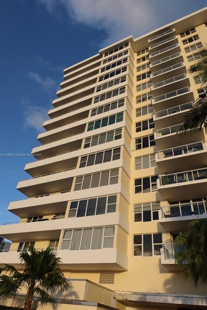 5600 Collins Ave - Photo 9