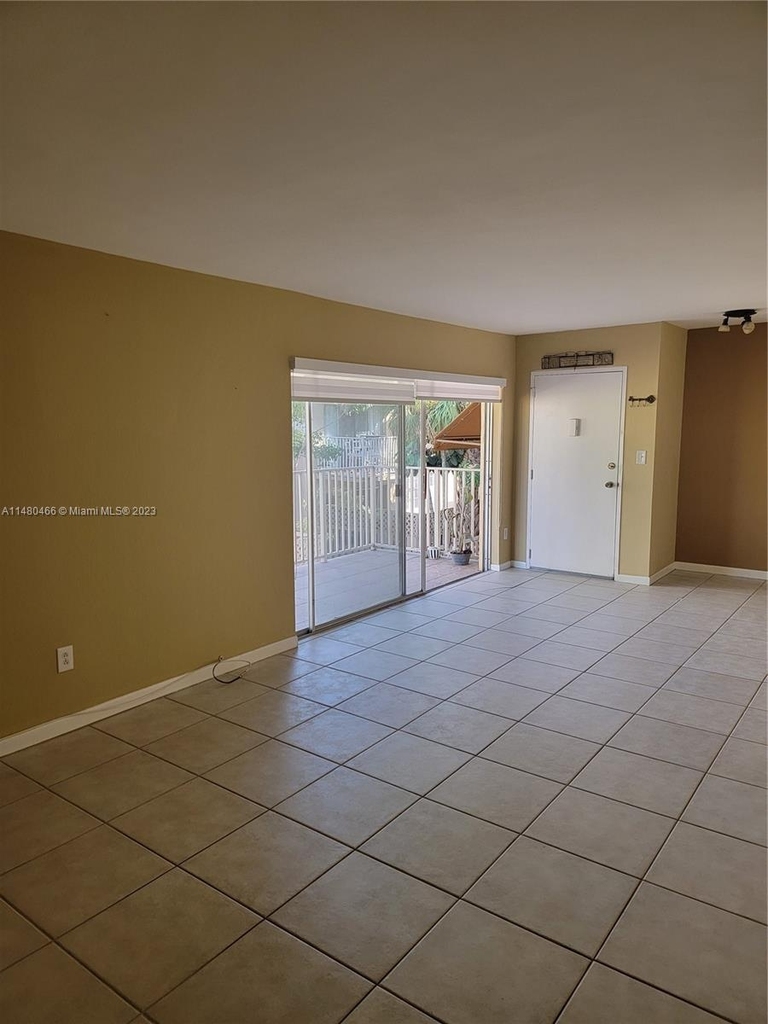 4440 Nw 79th Ave - Photo 11