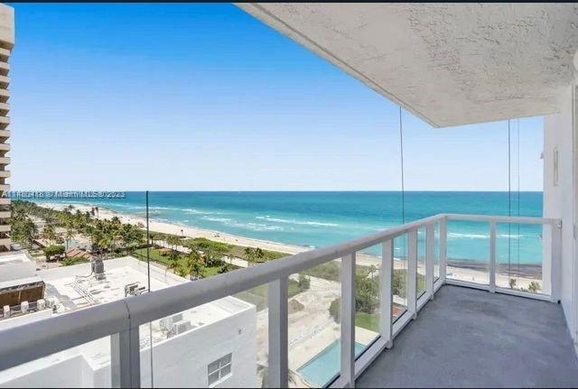 2457 Collins Ave - Photo 9