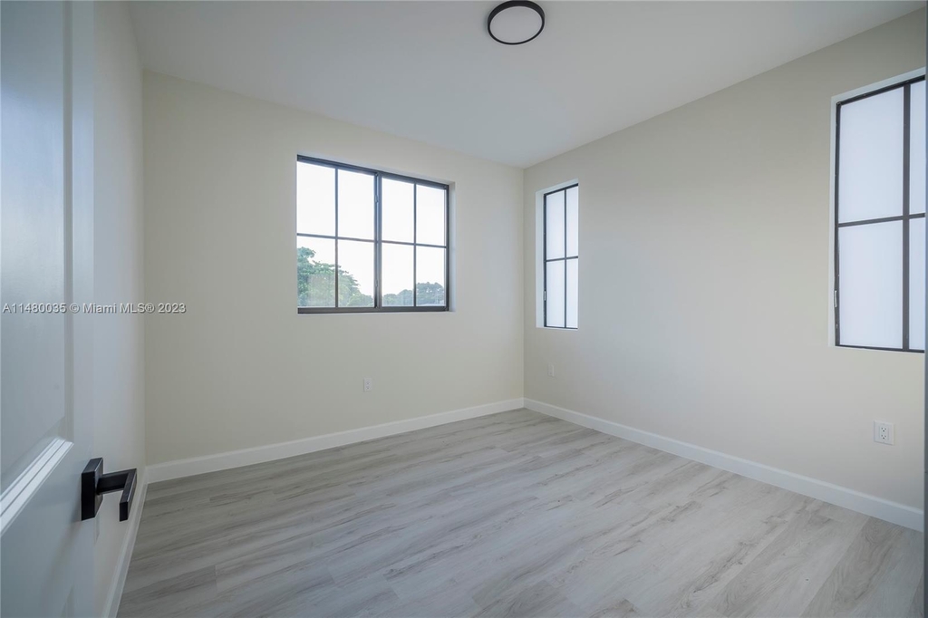 18068 Sw 103th Ave - Photo 23