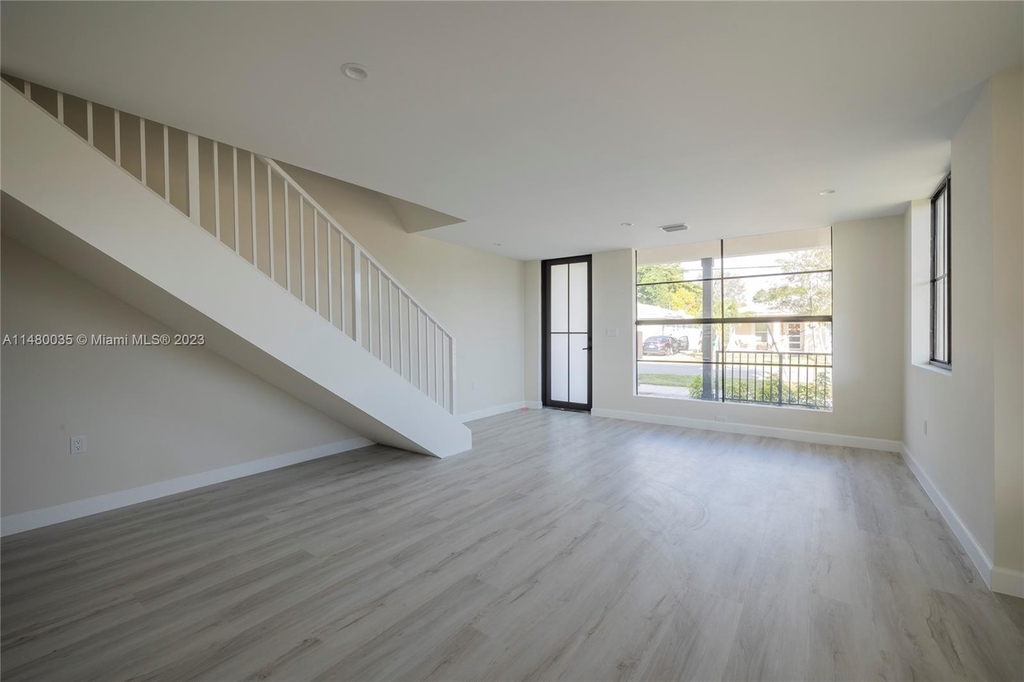 18068 Sw 103th Ave - Photo 5