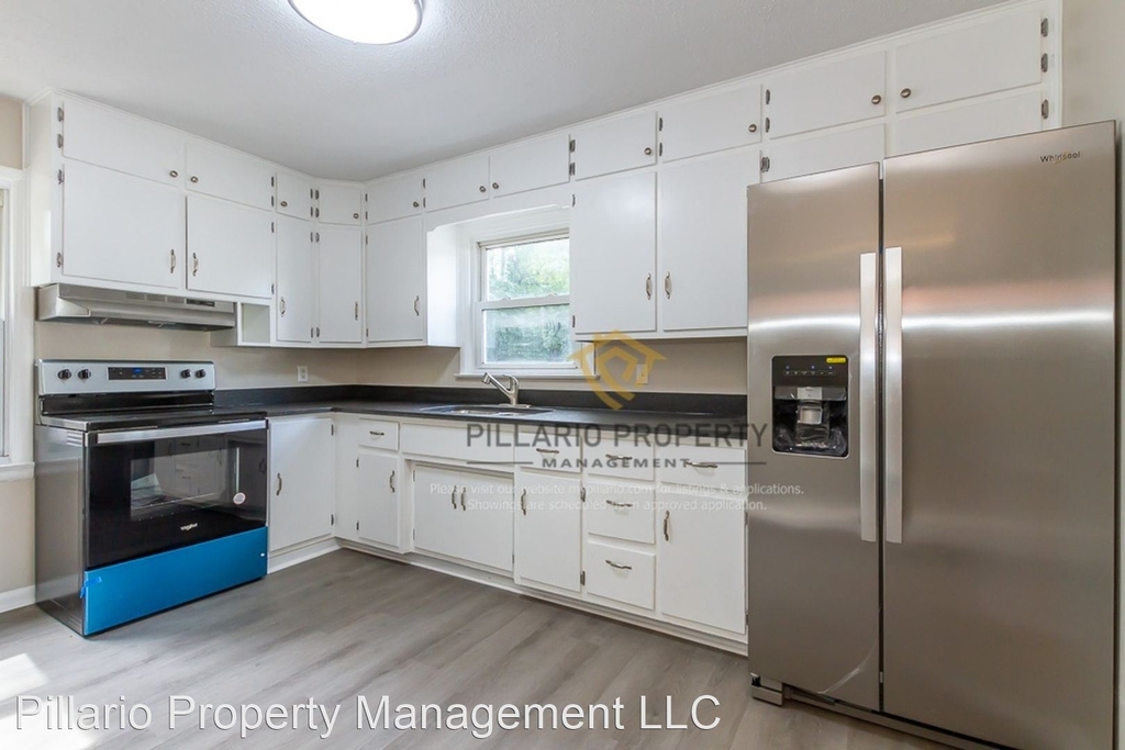 2227 W 9th St. Anderson - Photo 6