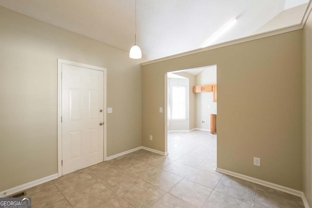 7370 Hunters Ridge - Photo 4