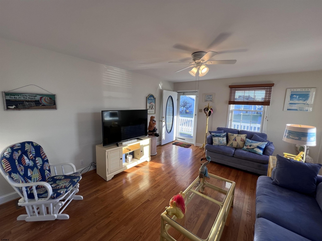 206 N Mansfield Ave - Photo 4