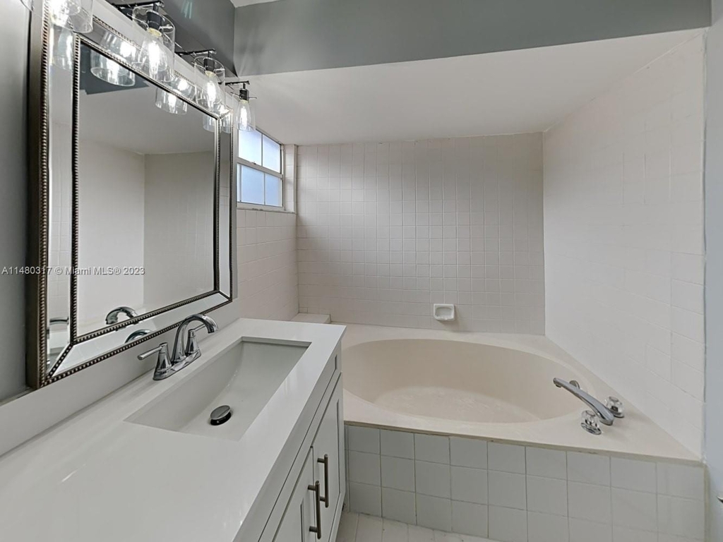 9711 Sw 14th Ct - Photo 8