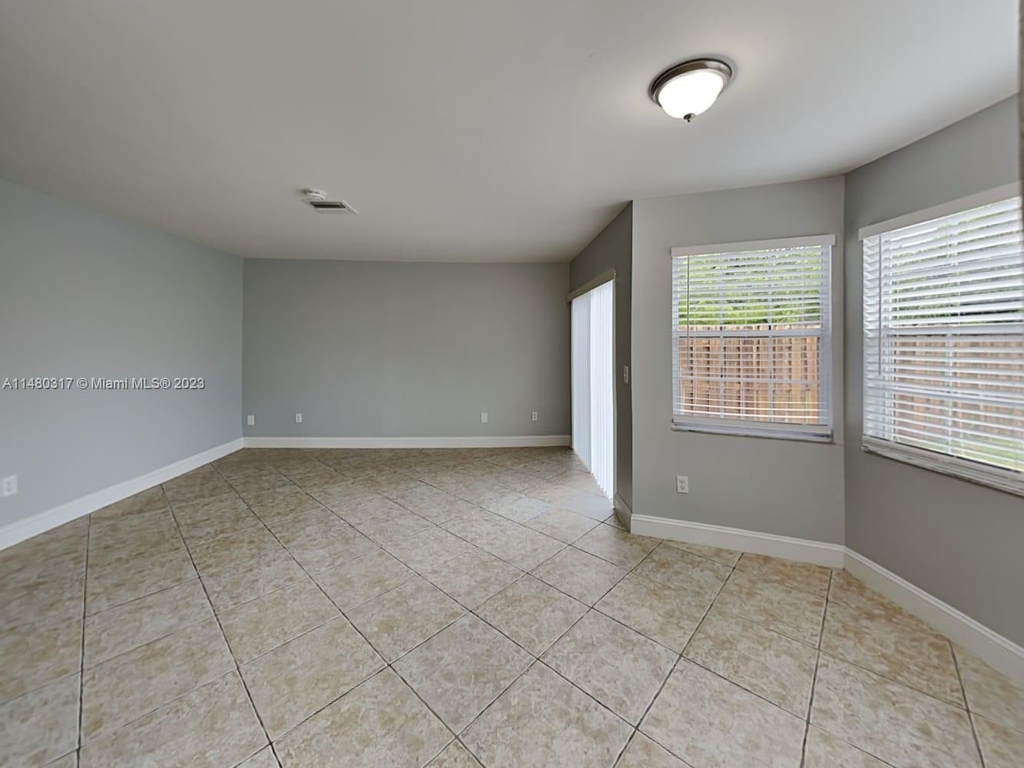 9711 Sw 14th Ct - Photo 2