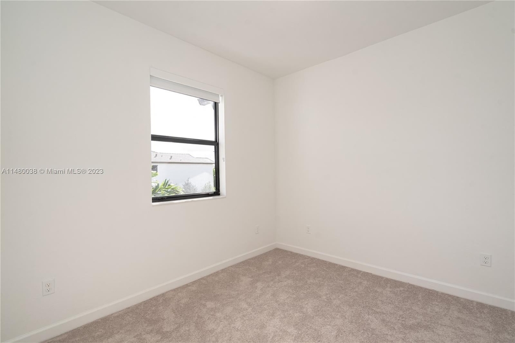 270 Sw 159 Pl - Photo 11