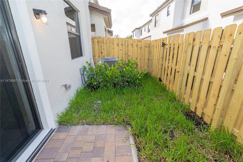 266 Sw 159 Pl - Photo 13