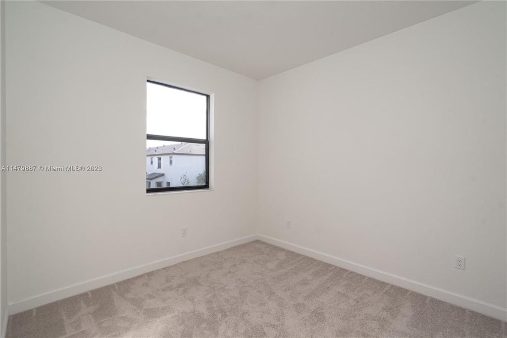 266 Sw 159 Pl - Photo 32