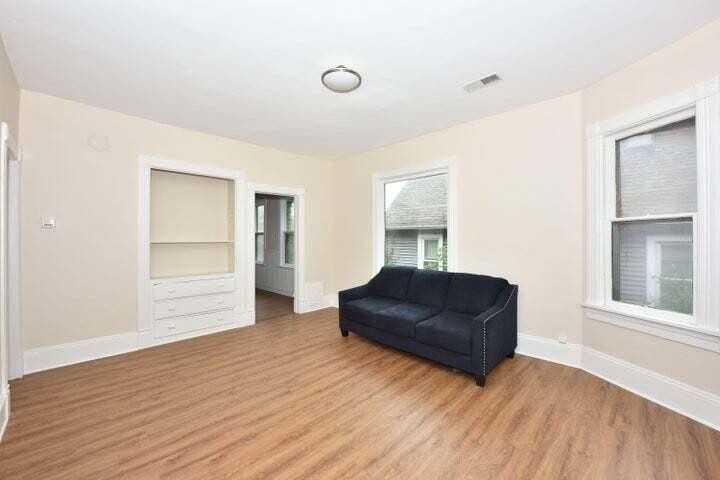 1140 E Hamilton St - Photo 2