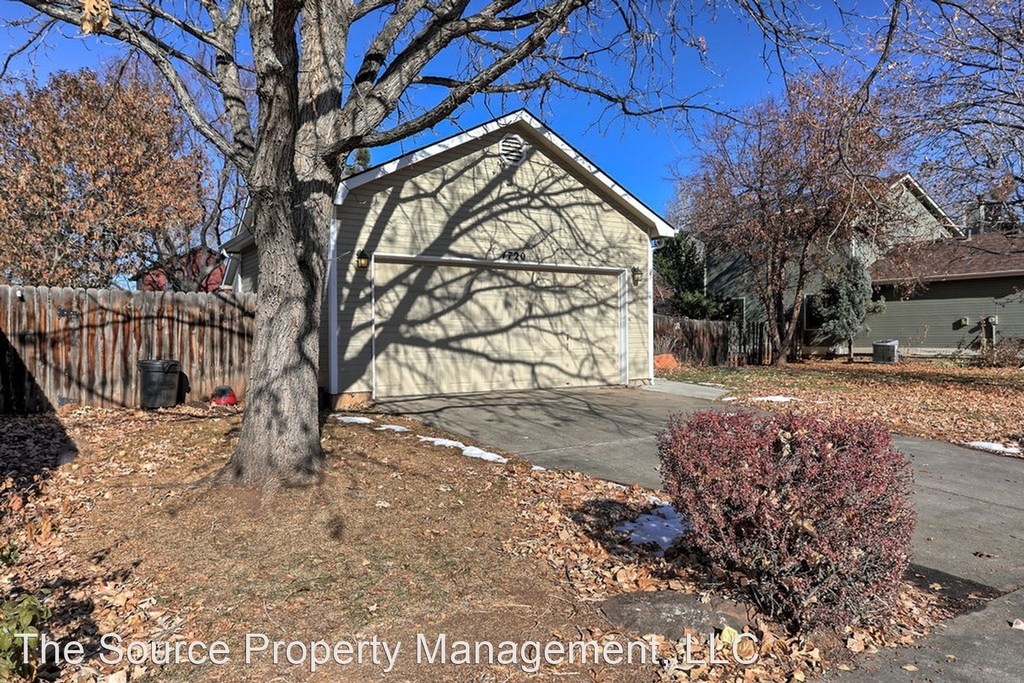 1720 Dora St - Photo 2