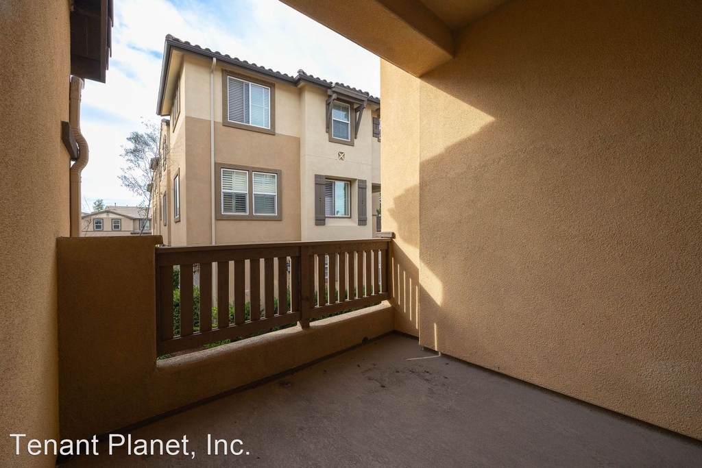 1702 Santa Gloria - Photo 11