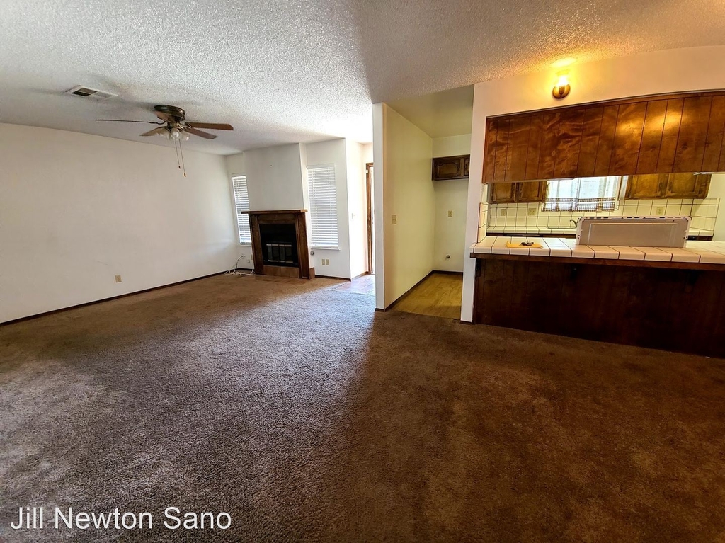 1518 E. North Way - Photo 1