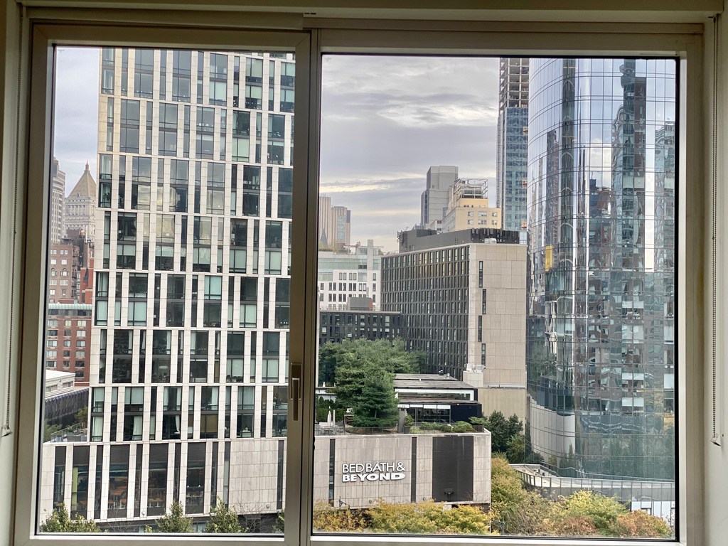 300 North End Avenue - Photo 10