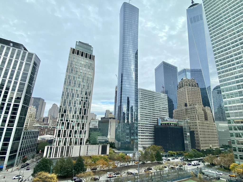 300 North End Avenue - Photo 5