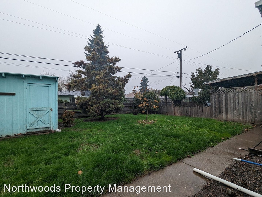 1764 Linwood St - Photo 23