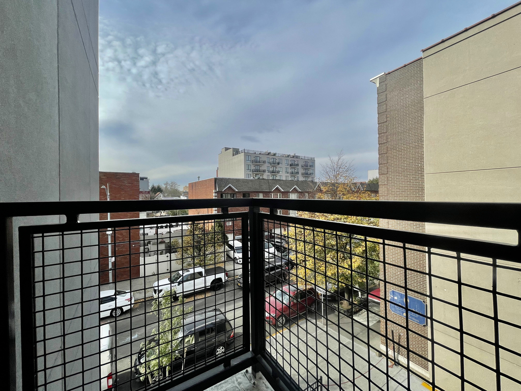 2801 Tilden Avenue - Photo 2