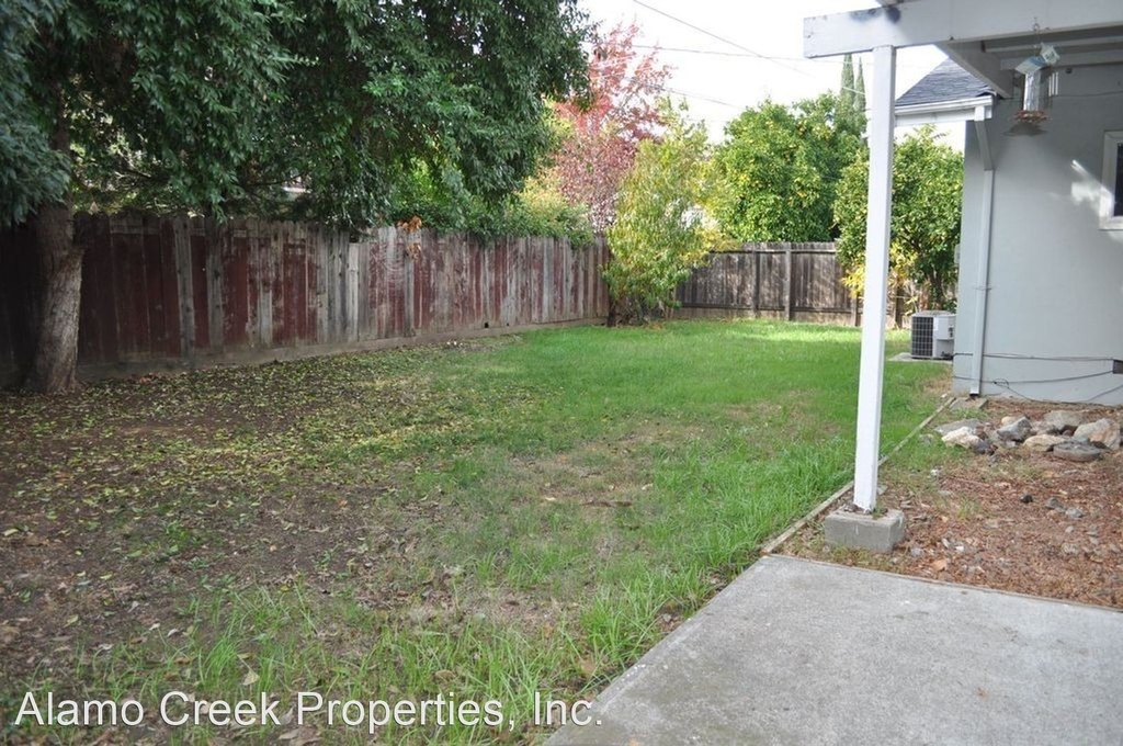 810 Camellia Way - Photo 21