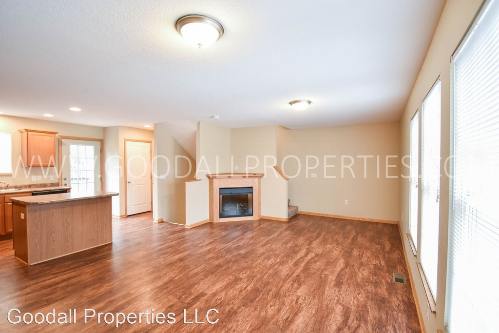 15404 Townsend Ave - Photo 6