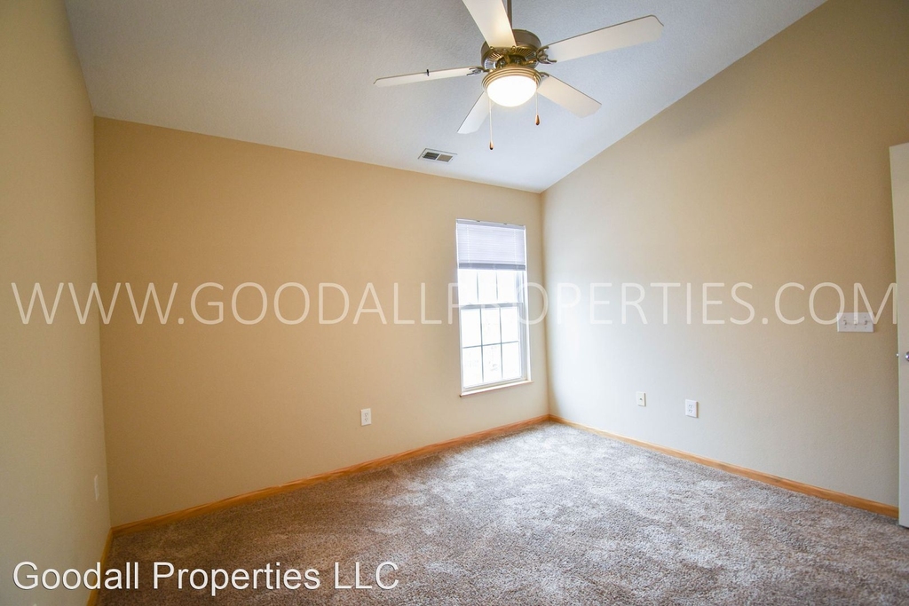 15404 Townsend Ave - Photo 10