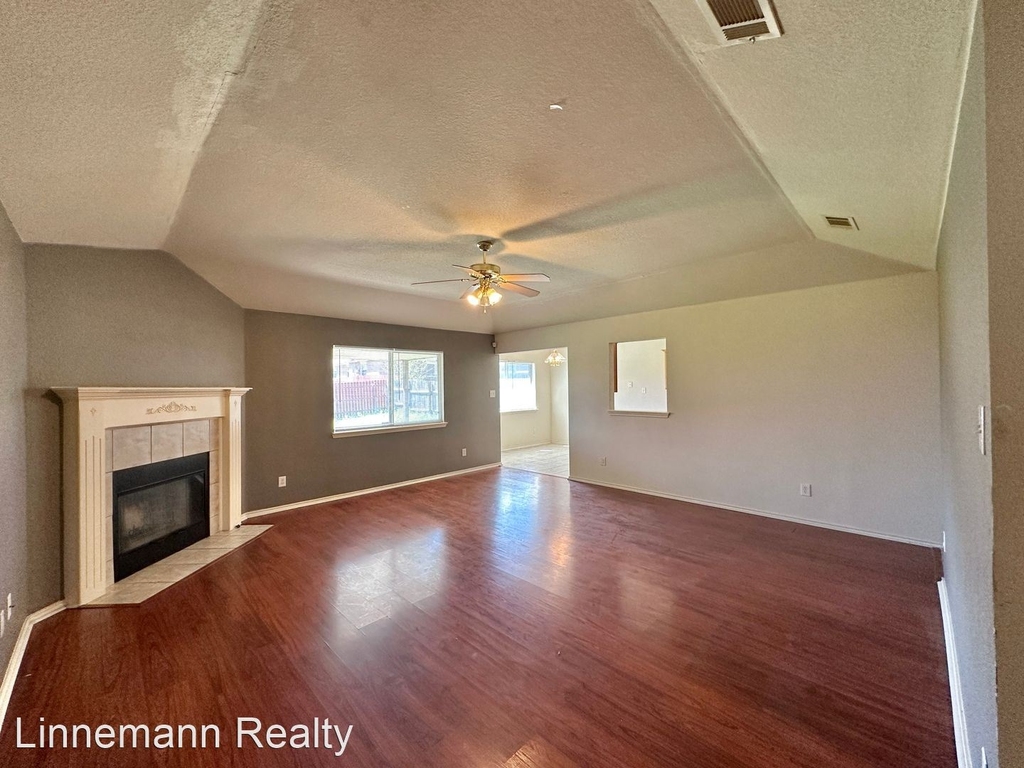 3806 Basset Court - Photo 2