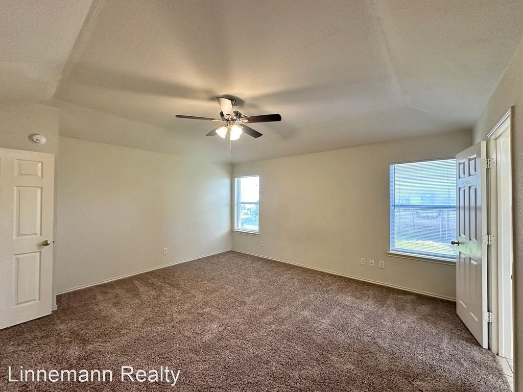 3806 Basset Court - Photo 12