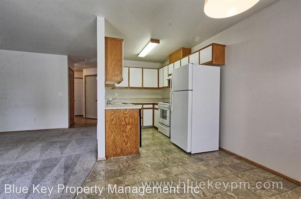 808 Se 4th Street - Photo 2