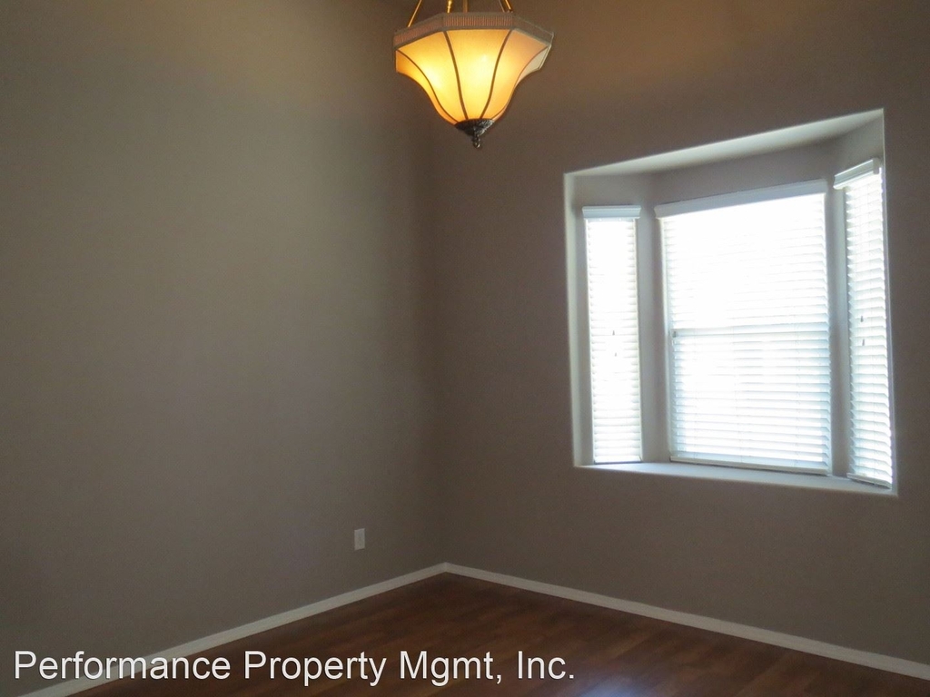 768 W. Bordeaux Lane - Photo 2