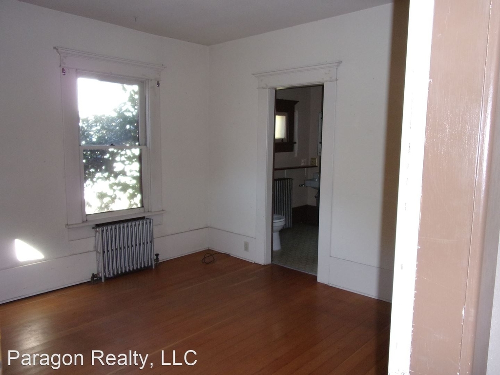 221 Nw 29th St. - Photo 2