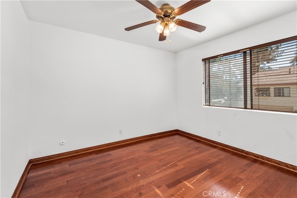 5720 Owensmouth Avenue - Photo 13