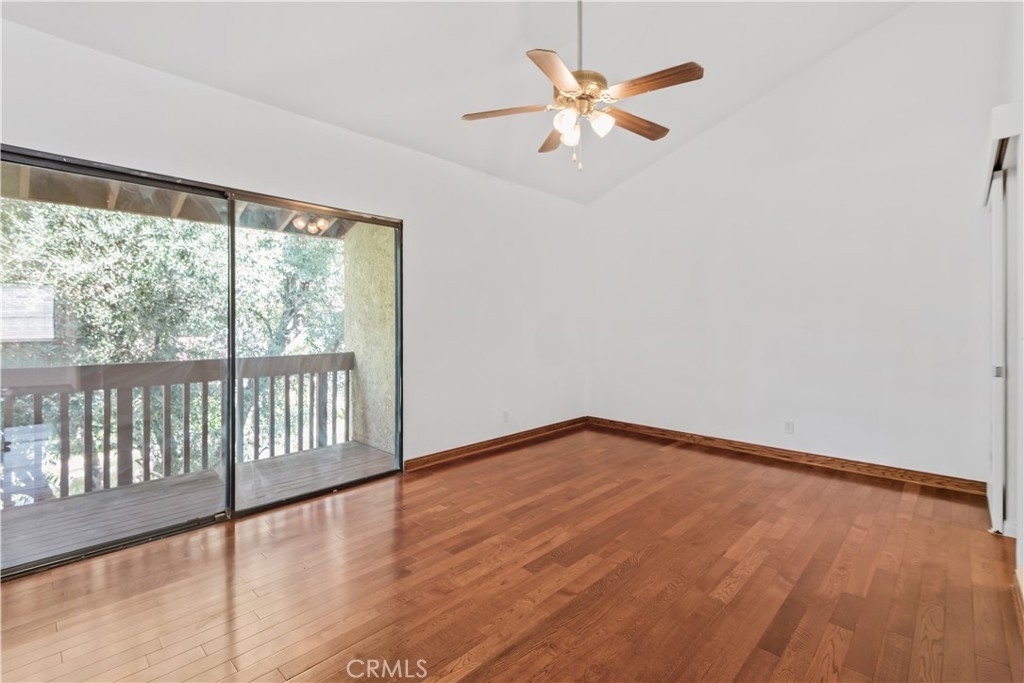 5720 Owensmouth Avenue - Photo 10