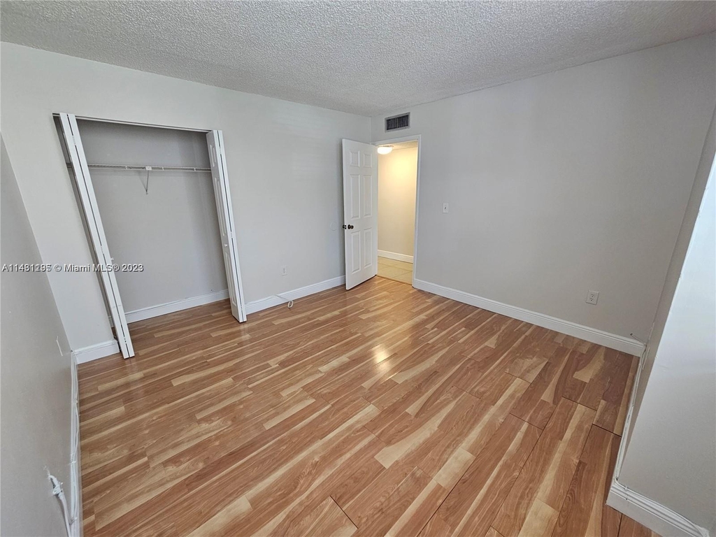 9451 Evergreen Pl - Photo 2