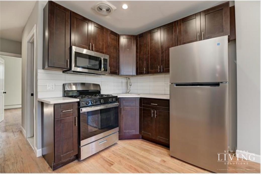 52 Yonkers Avenue - Photo 0