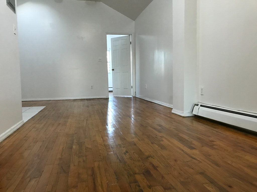 455 East 45th Street - Photo 2