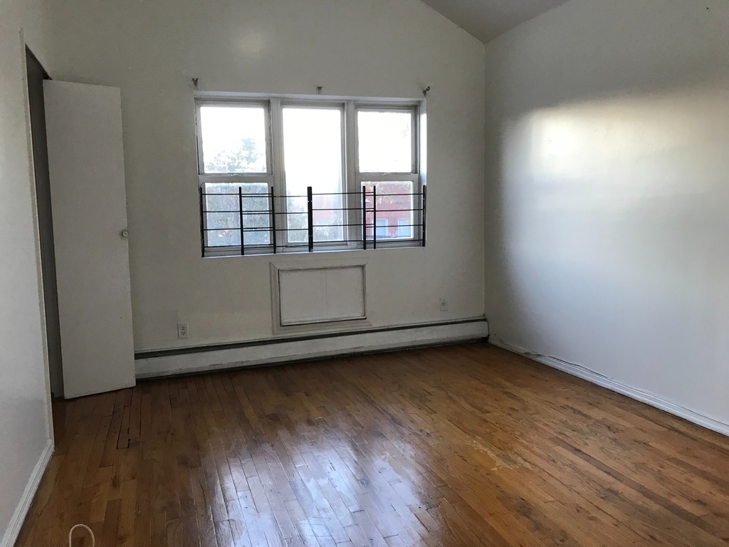 455 East 45th Street - Photo 6